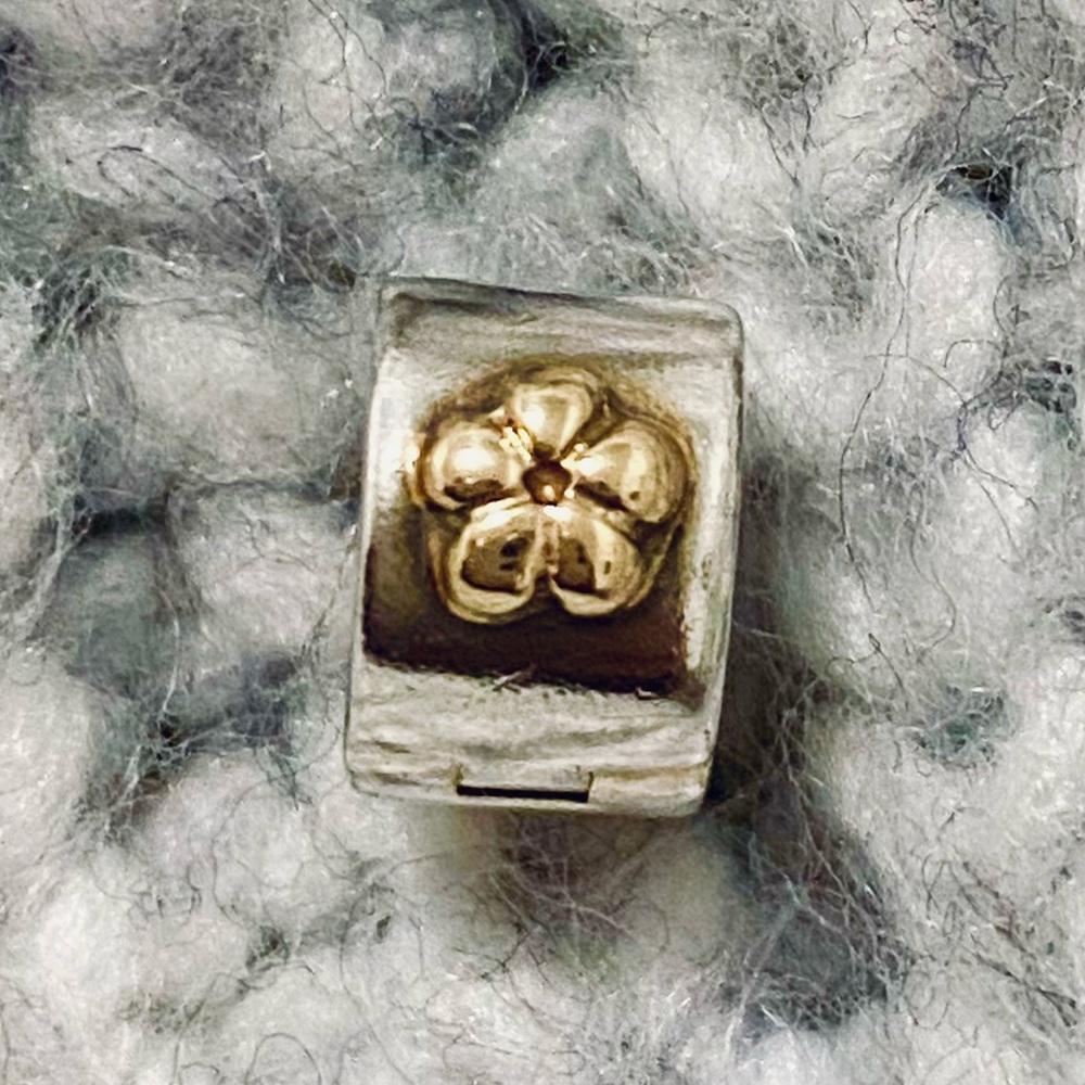 Authentic Pandora Buttercup Clip/Stopper Charm 🌼